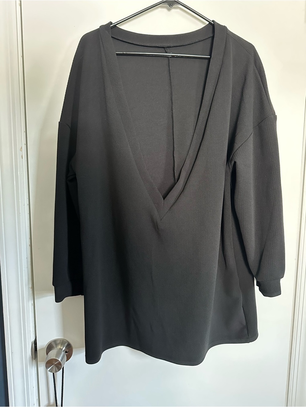 Shein Black V-Neck Long Sleeve Top Woman’s Size L